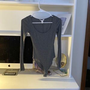 ✨FOREVER 21 GREY BODYSUIT✨ size s. Worn 2
